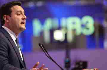 “Fim das concessões garante mais de R$ 60 bilhões em obras e tem sentimento de missão cumprida”, afirma Ratinho Júnior